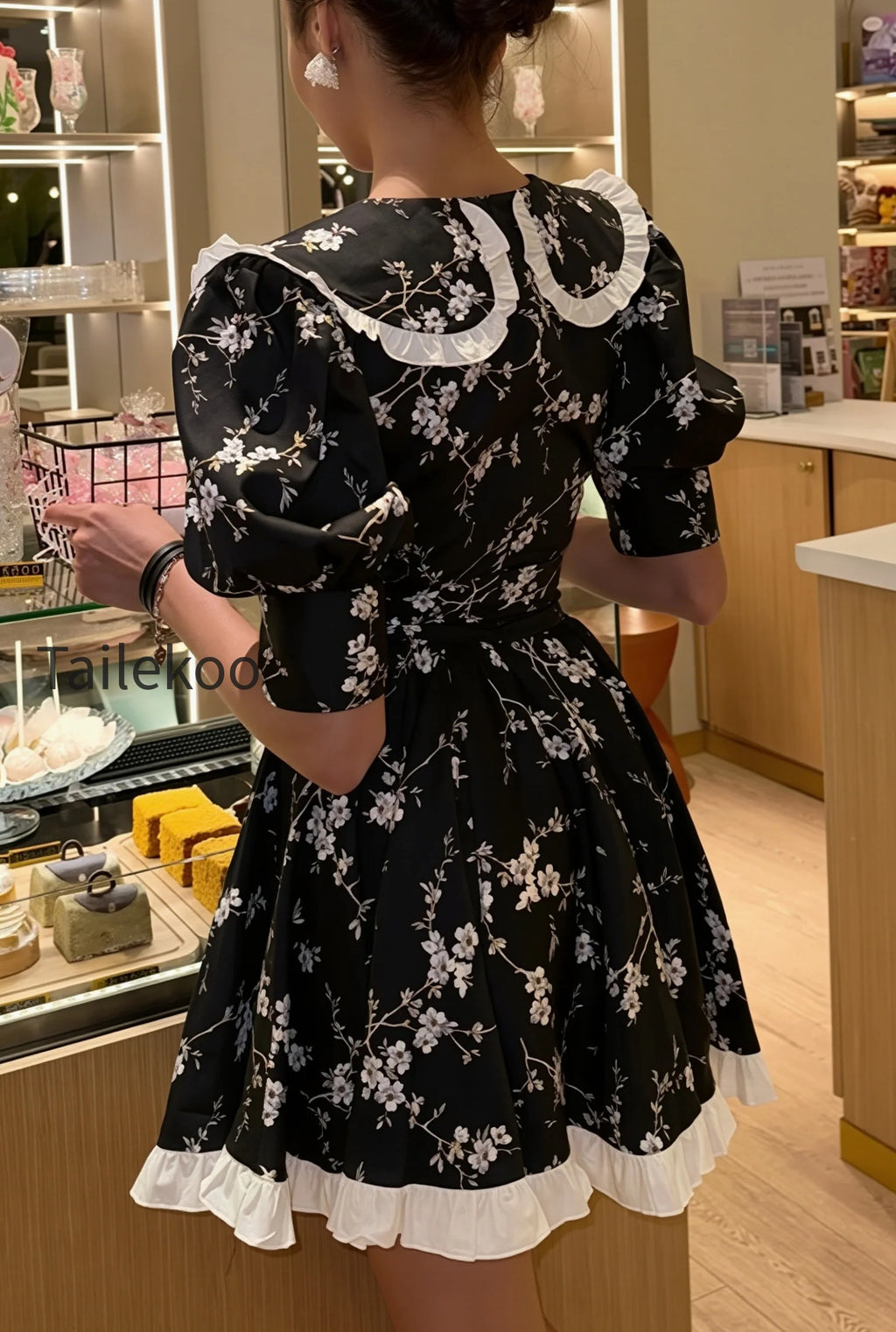 floral-peter-pan-puff-sleeve-mini-dress