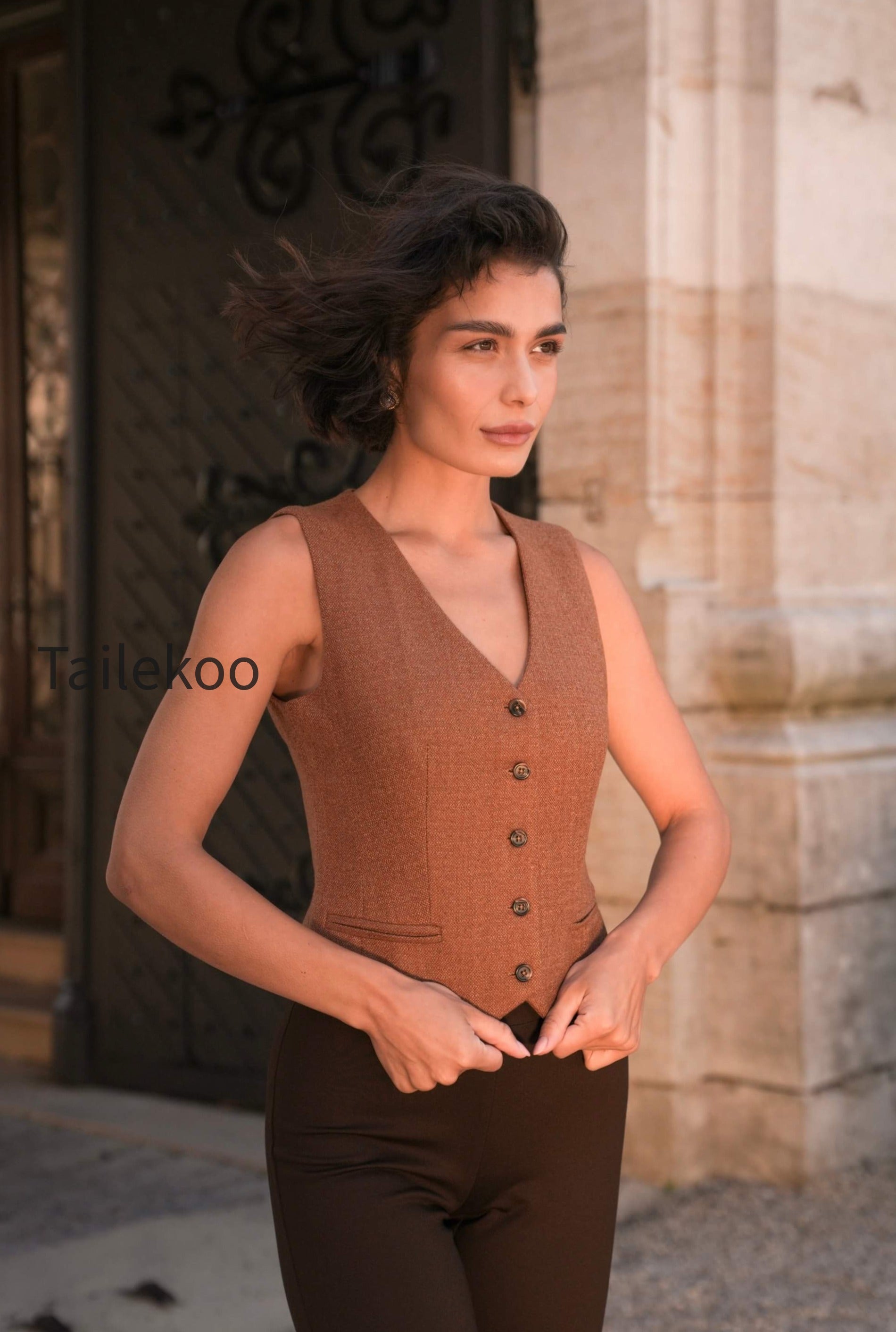 sleeveless-wool-vest-leo